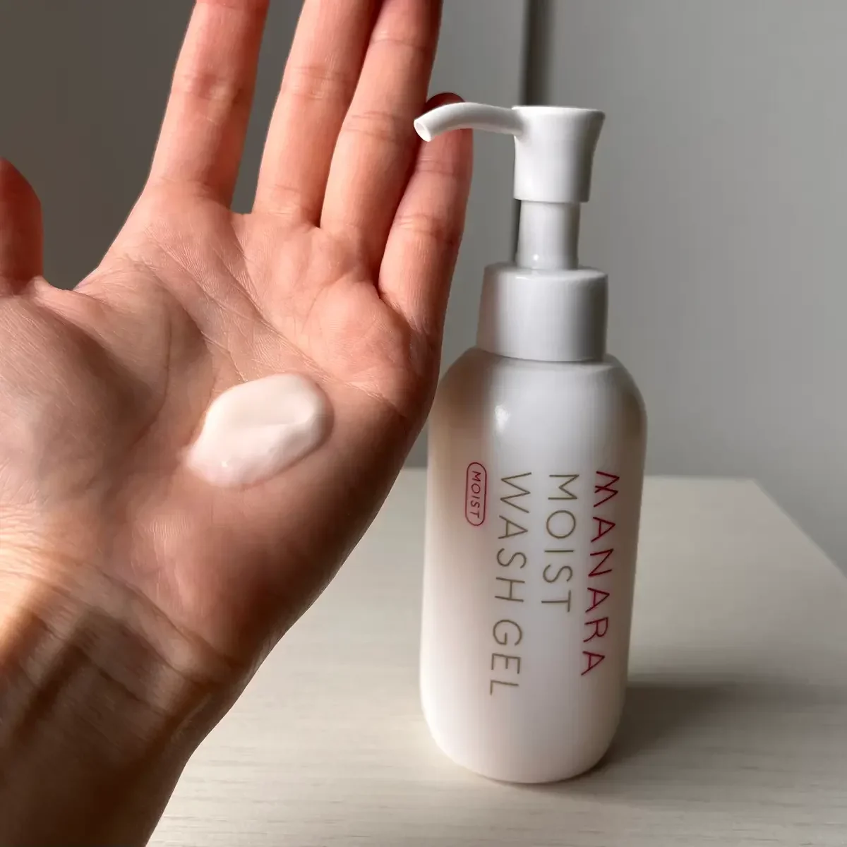 Manara Moist Wash Gel Cleanser Highly Moisturizing Serum Face Wash - Image 3